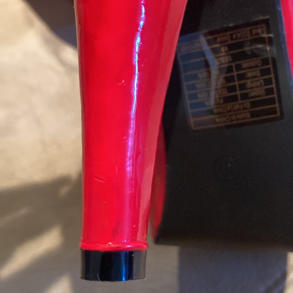 Hot topic size 10 red hot heels - Picture 7 of 8